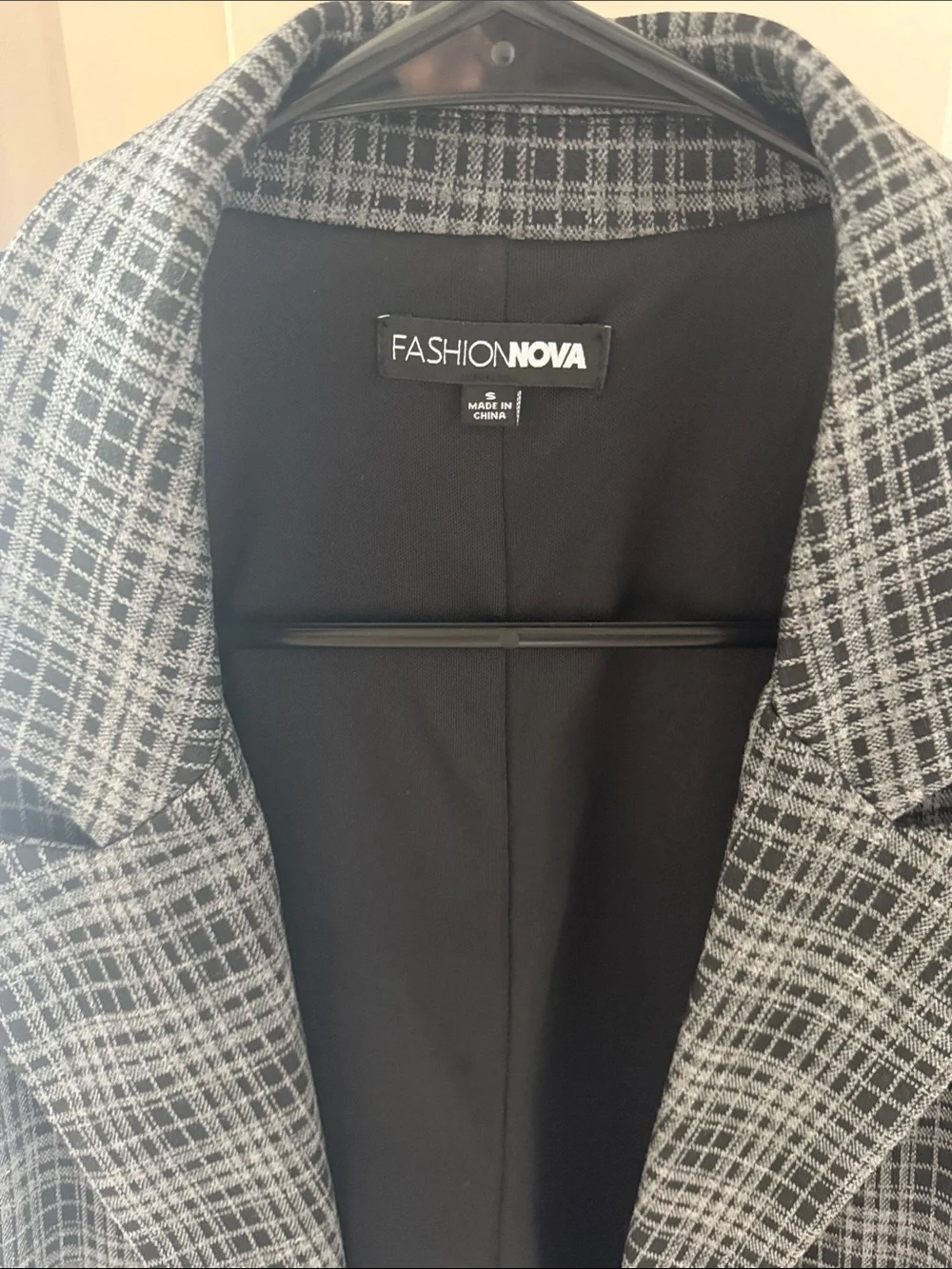 Fashion Nova Men's Black & Gray Plaid Sport Coat